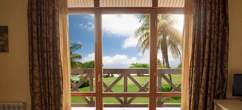 Residential Garden Window Enclosure Repair in Lauderdale Lakes, FL