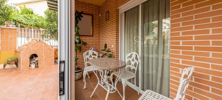 Adding Porch Enclosures To Your Home in Lauderdale Lakes, FL