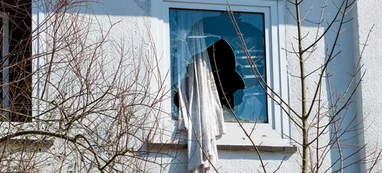 Storm Window Installation Contractors in Lauderdale Lakes, FL